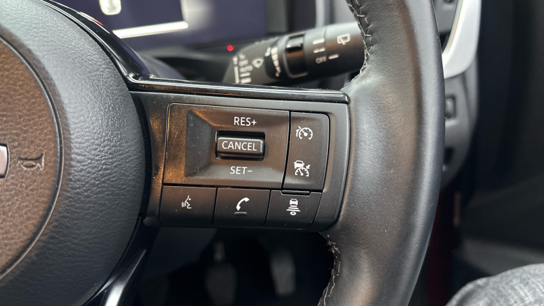 Nissan Qashqai 1.3 DiG-T MH N-Connecta 5dr Petrol Hatchback